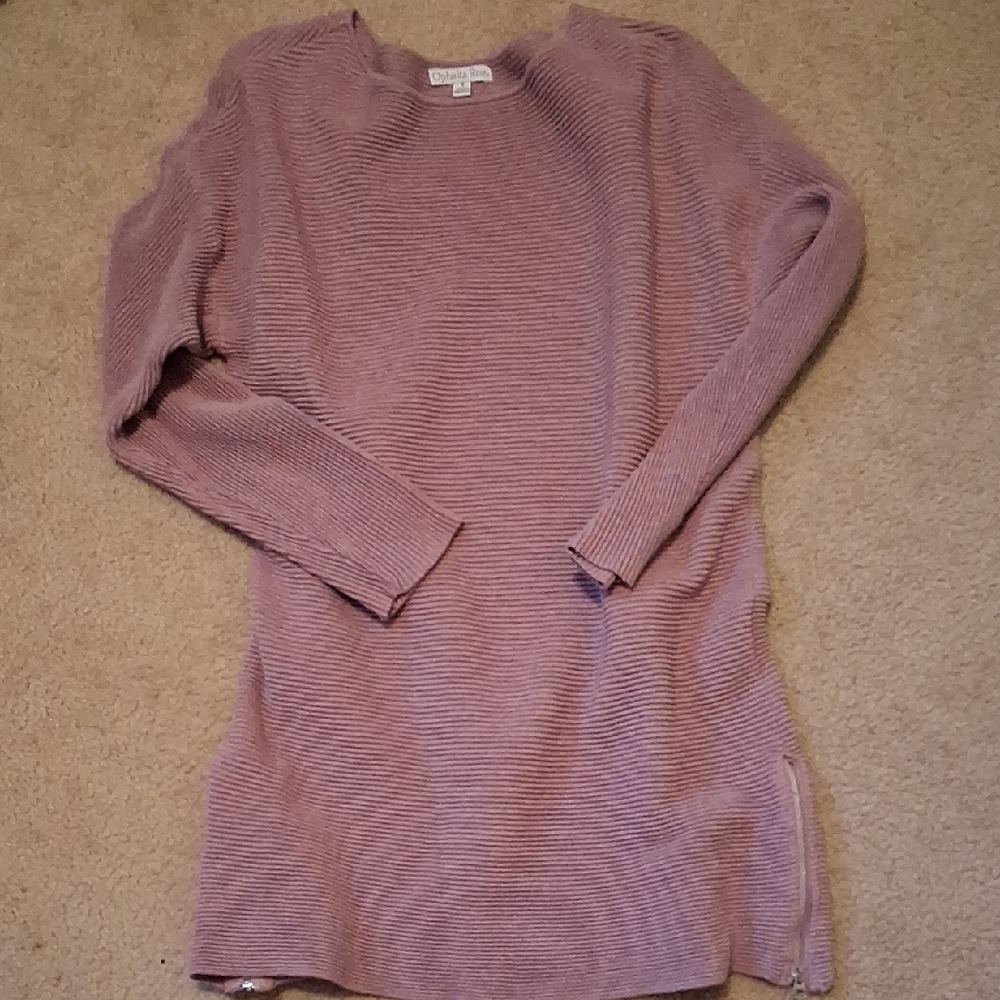 Elegant Mauve Ribbed Sweater